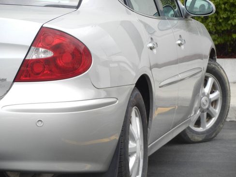 Used 2006 Buick LaCrosse CXL w/ Driver Confidence Package FWD image 18
