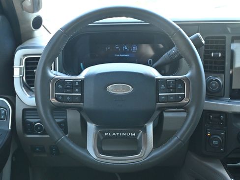 Used 2025 Ford F450 Platinum w/ Platinum Plus Package image 18