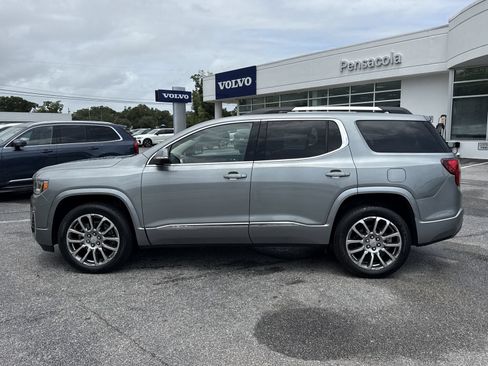Used 2023 GMC Acadia Denali w/ Denali Ultimate Package FWD image 2