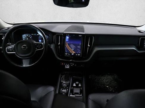Used 2019 Volvo XC60 T6 Momentum w/ Multimedia Package AWD/4WD image 21