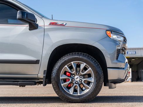 Used 2023 Chevrolet Silverado 1500 RST w/ Z71 Off-Road Package AWD/4WD image 9