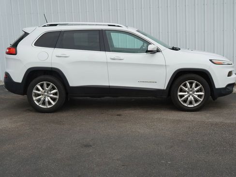 Used 2016 Jeep Cherokee Limited AWD/4WD image 2