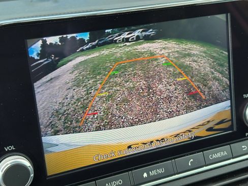 Used 2025 Nissan Altima 2.5 SV FWD image 24