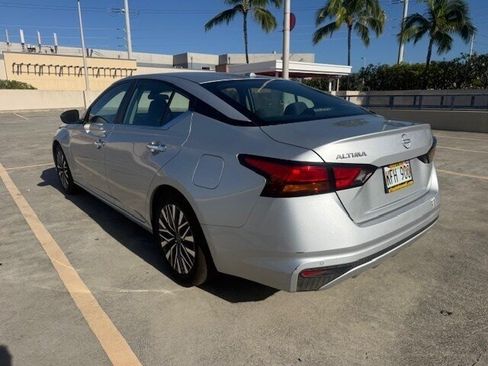 Used 2024 Nissan Altima 2.5 SV FWD image 7