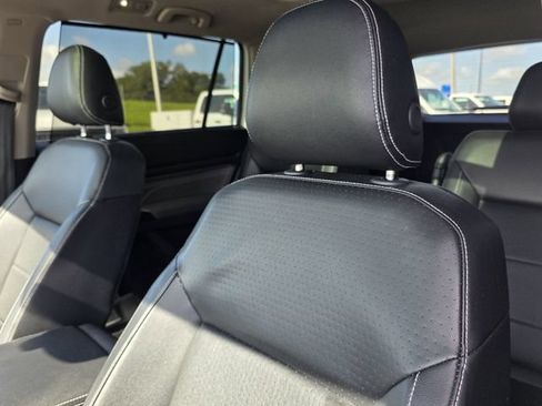Used 2021 Volkswagen Atlas SE w/ Panoramic Sunroof Package FWD image 12