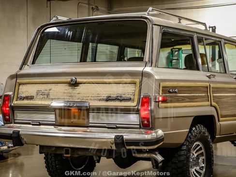 Used 1988 Jeep Grand Wagoneer AWD/4WD image 43