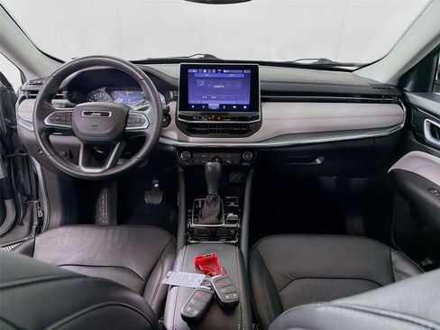 Used 2022 Jeep Compass Limited AWD/4WD image 21