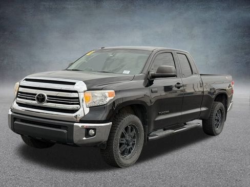 Used 2017 Toyota Tundra SR5 image 7
