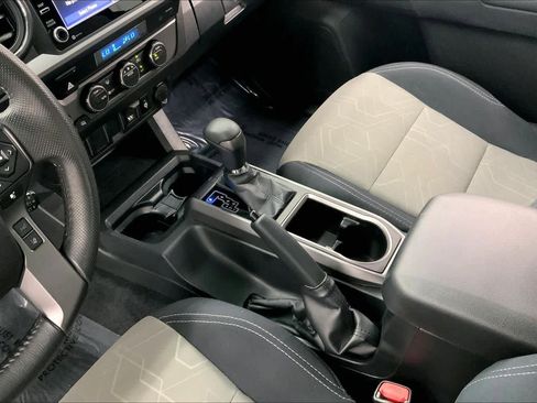 Used 2022 Toyota Tacoma TRD Off-Road image 26