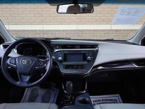 Used 2013 Toyota Avalon XLE FWD image 30