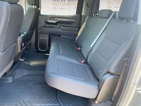 Used 2025 Chevrolet Silverado 1500 RST w/ Z71 Off-Road Package AWD/4WD image 13