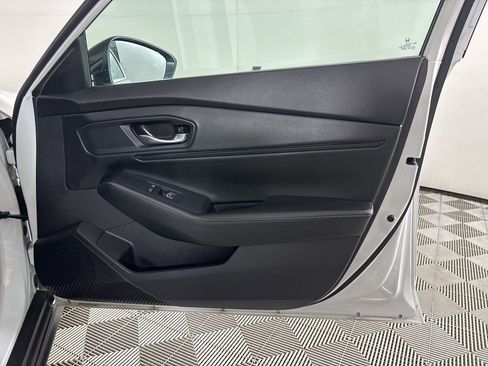 Used 2025 Honda Accord Sport image 26