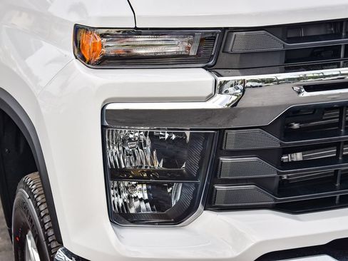 New 2026 Chevrolet Silverado 2500 LT w/ Safety Package AWD/4WD image 8