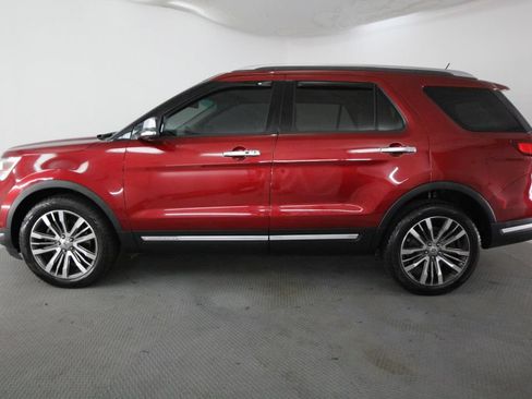 Used 2018 Ford Explorer Platinum AWD/4WD image 4