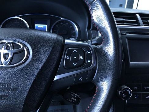 Used 2015 Toyota Camry SE image 25