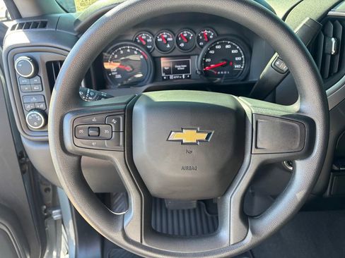 Used 2025 Chevrolet Silverado 1500 Custom image 13
