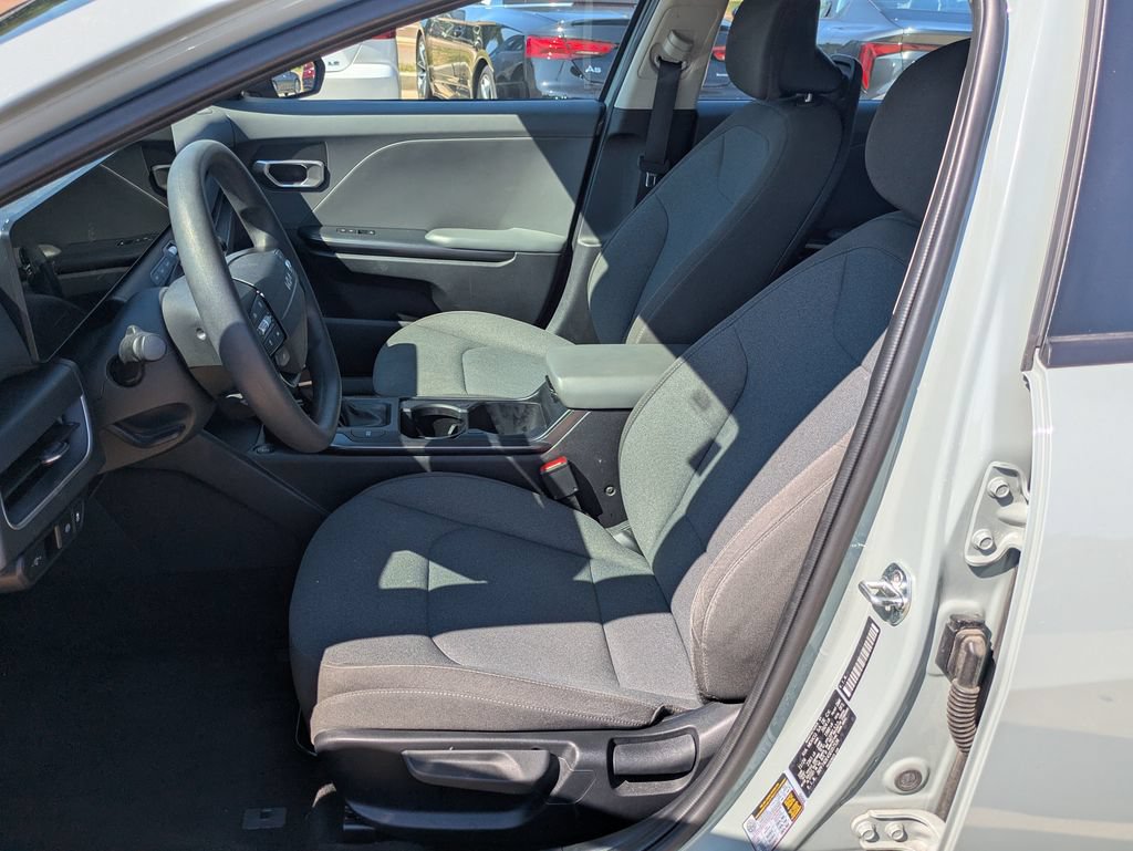 Used 2025 Kia K4 FWD image 4