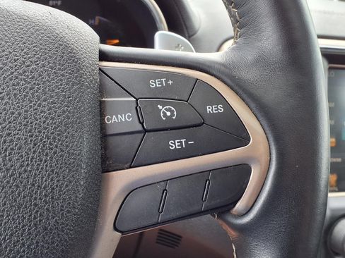 Used 2015 Jeep Grand Cherokee Overland AWD/4WD image 28