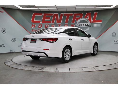 New 2025 Nissan Sentra S image 5