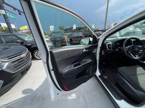 Used 2020 Kia Sportage LX w/ LX Popular Package AWD/4WD image 17