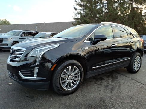 Used 2017 Cadillac XT5 Luxury w/ Driver Awareness Package image 3