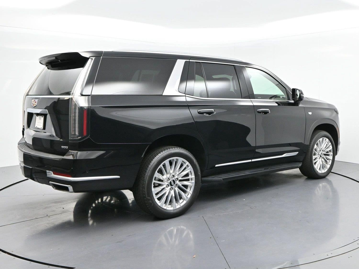Certified 2025 Cadillac Escalade Premium Luxury AWD/4WD image 7