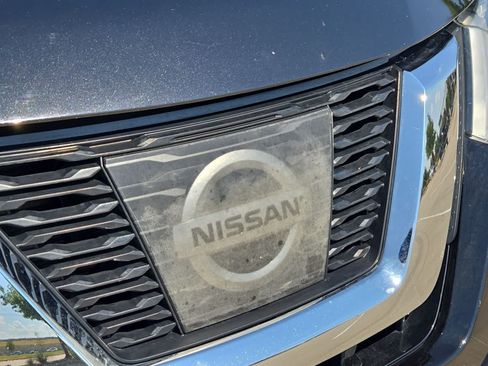 Used 2017 Nissan Rogue S FWD image 10