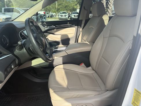 Used 2020 Buick Enclave Essence w/ Sound and Sites Package FWD image 10