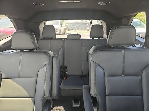 Certified 2024 GMC Acadia Elevation AWD/4WD image 24