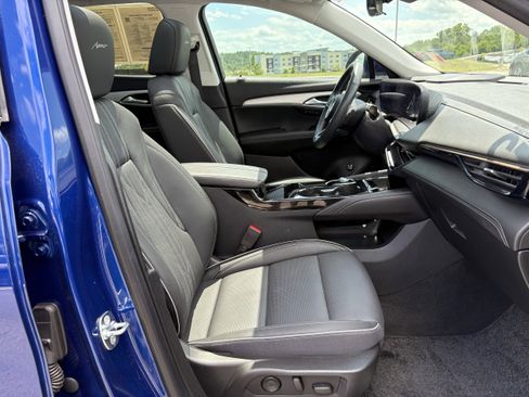Used 2025 Buick Envision Avenir AWD/4WD image 30