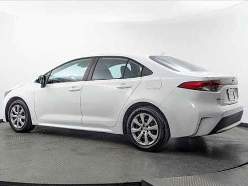 Used 2021 Toyota Corolla LE FWD image 6