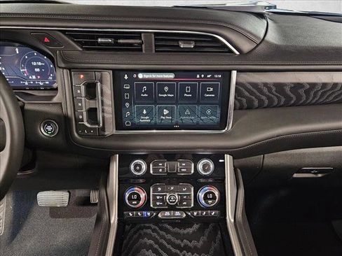 Used 2023 GMC Yukon XL Denali AWD/4WD image 14