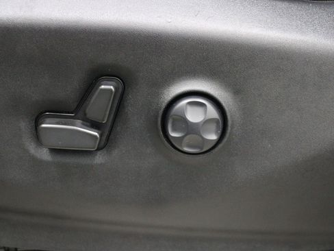 Used 2022 Chrysler Pacifica Touring-L FWD image 46