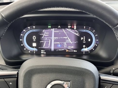 Used 2025 Volvo XC40 B5 Plus AWD/4WD image 17