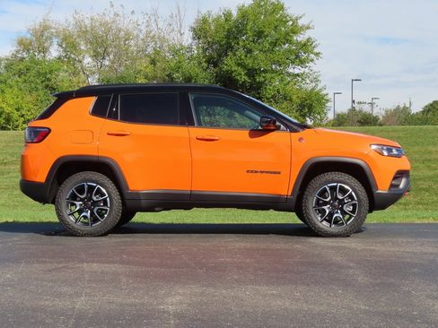 New 2026 Jeep Compass Trailhawk w/ Sun, Sound & Navigation Group image 2