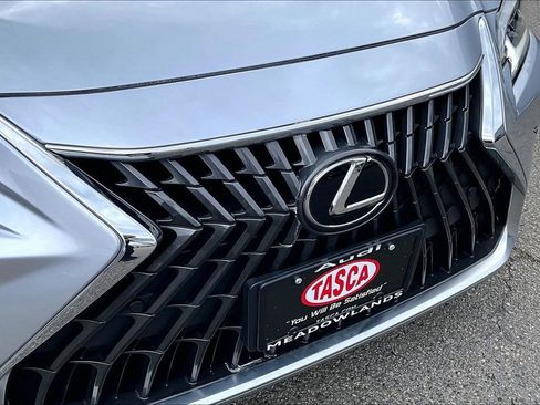 Used 2024 Lexus ES 350 w/ Premium Package image 33