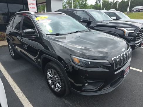Used 2020 Jeep Cherokee Latitude Plus w/ Comfort/Convenience Group AWD/4WD image 1