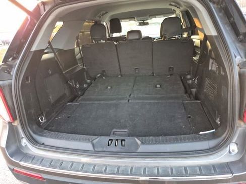 Used 2024 Ford Explorer Limited image 4