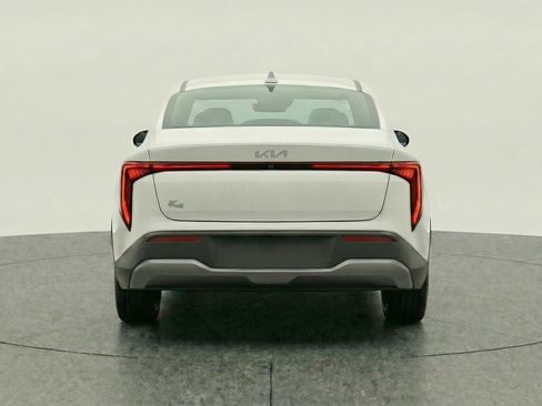 Used 2025 Kia K4 LXS image 6