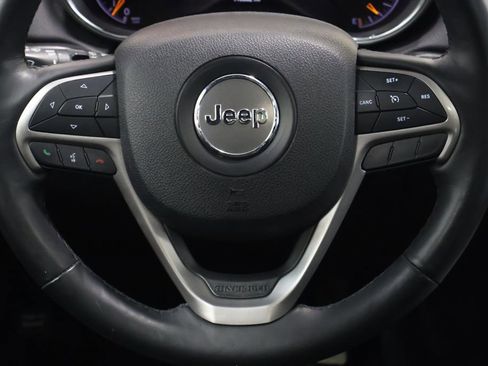 Used 2018 Jeep Grand Cherokee Limited image 17