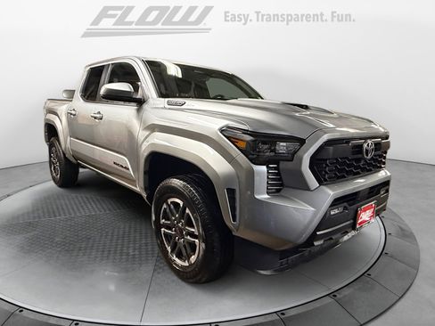 Used 2025 Toyota Tacoma TRD Sport w/ TRD Sport Upgrade Package image 1