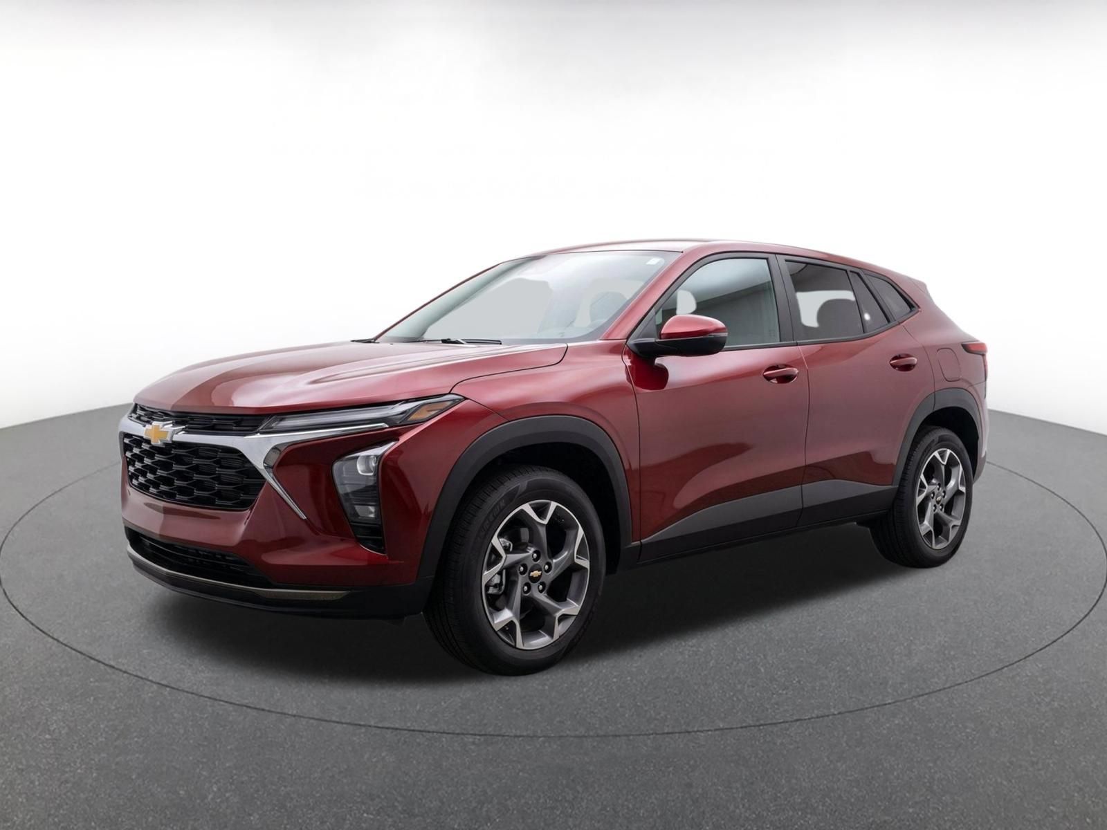 Used 2025 Chevrolet Trax LT FWD image 3