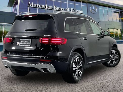 Used 2026 Mercedes-Benz GLB 250 4MATIC image 10