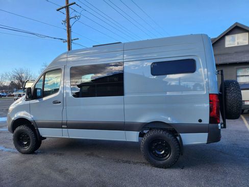 Used 2025 Mercedes-Benz Sprinter 2500 image 10