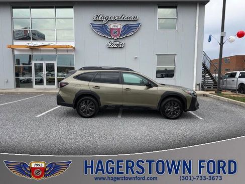 Used 2025 Subaru Outback Onyx Edition image 1