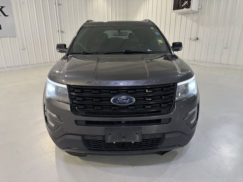 Used 2017 Ford Explorer Sport w/ Equipment Group 401A AWD/4WD image 8