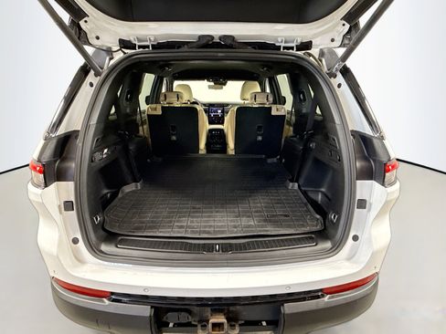 Used 2023 Jeep Grand Cherokee L Limited w/ Luxury Tech Group II image 24