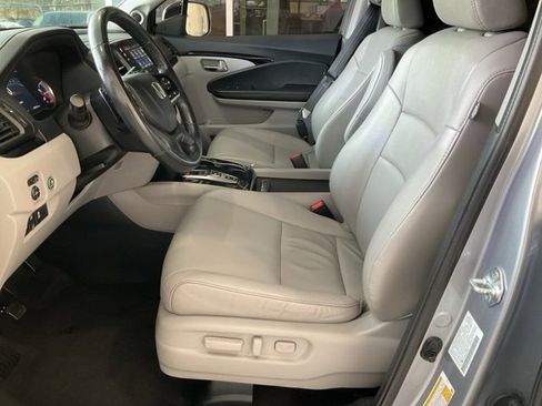 Used 2022 Honda Pilot Touring image 4