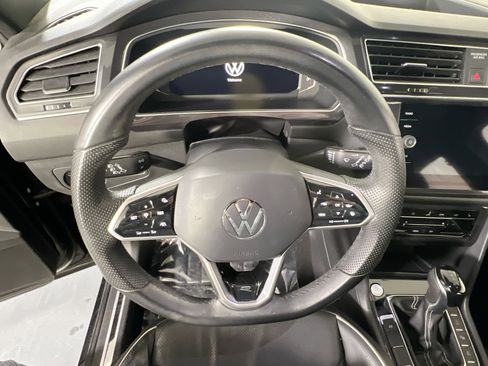 Used 2022 Volkswagen Tiguan SEL R-Line image 11