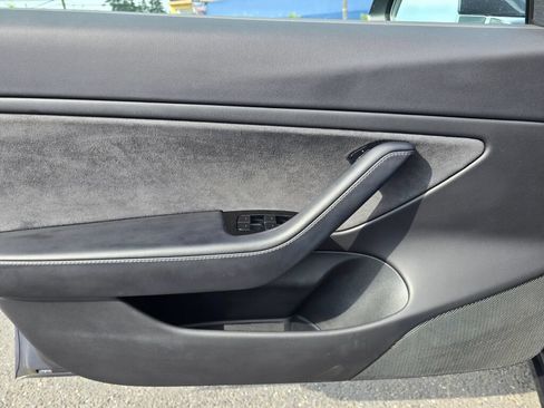 Used 2018 Tesla Model 3 Long Range RWD image 17